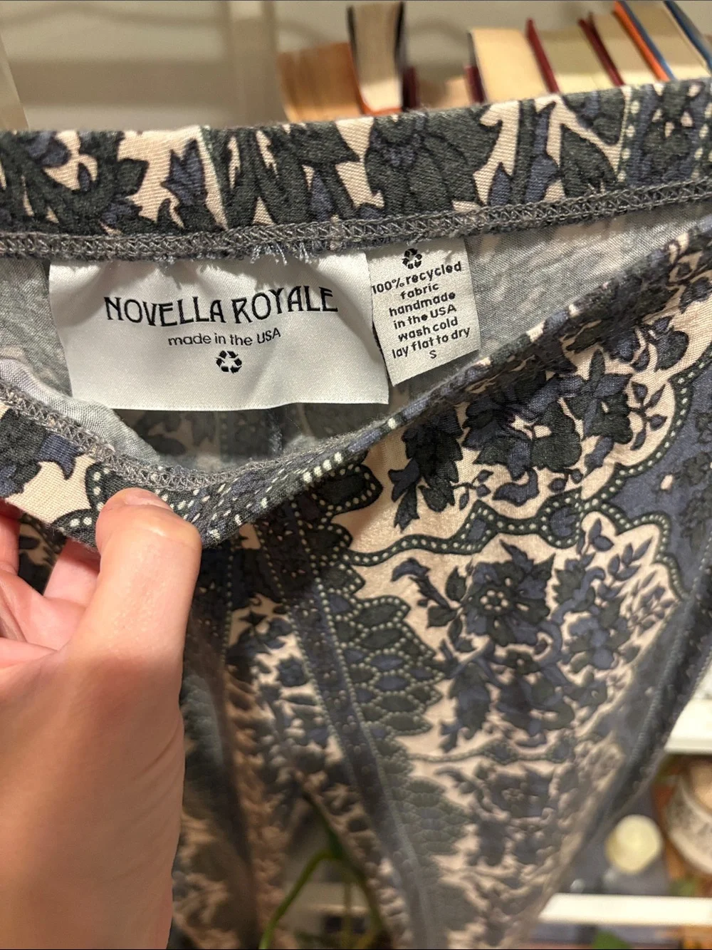 Novella Royale High-Rise Wide-Leg Printed Pants - Picture 3 of 3